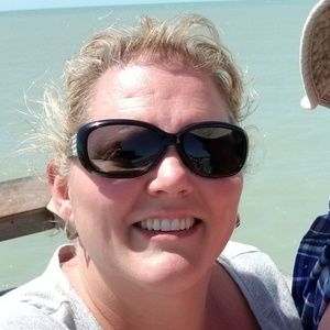 Meet your Posher, Brandi